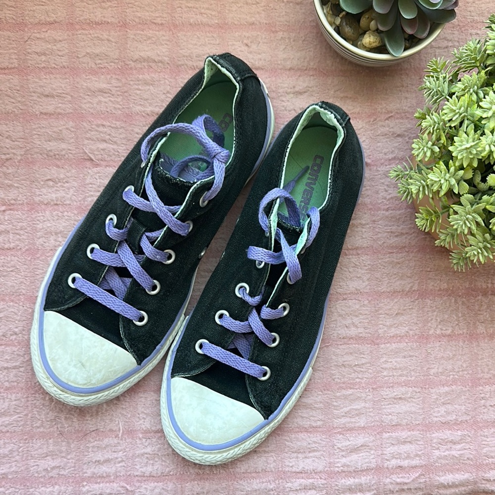 Converse Black and Purple Sneakers Classic‎ Canvas Design